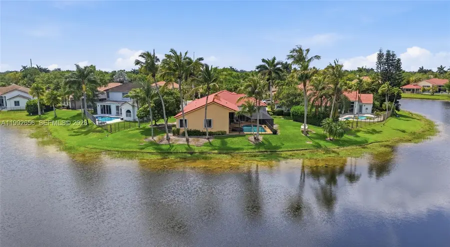 3038 Lakewood Dr, Weston, FL 33332 - #2