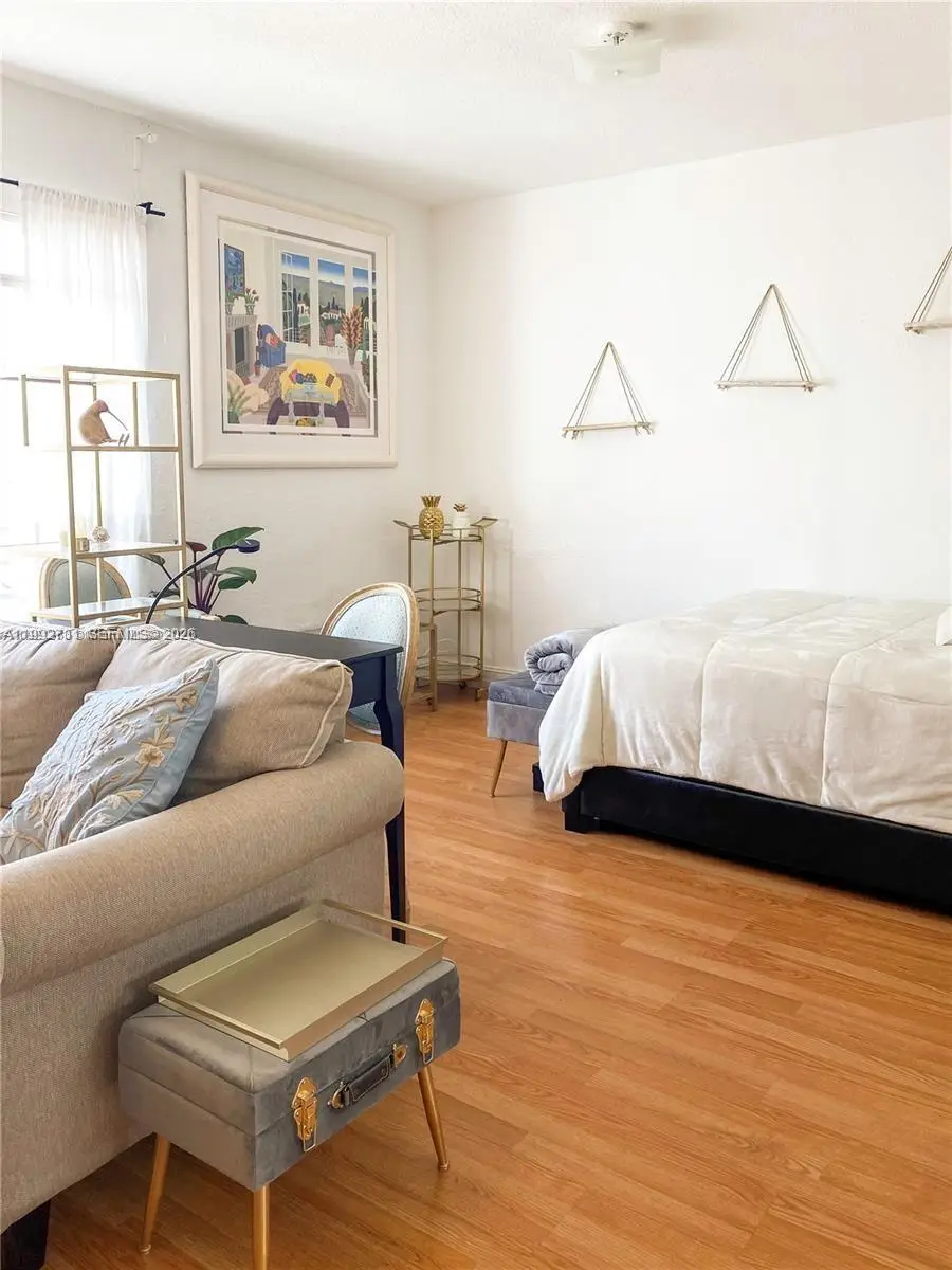 820 Euclid Ave #203, Miami Beach, FL 33139 - #3