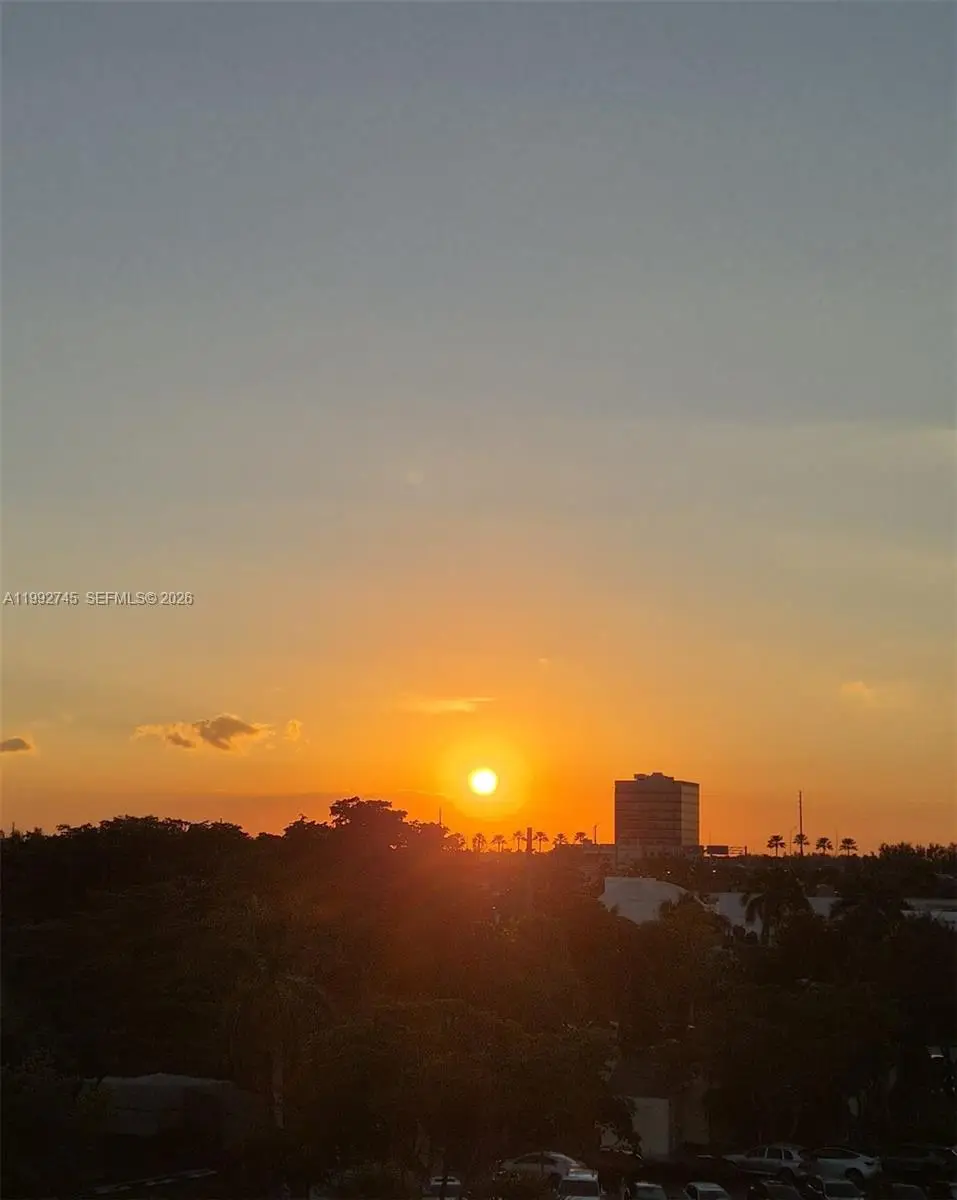 20400 W Country Club Dr #605, Aventura, FL 33180 - #1