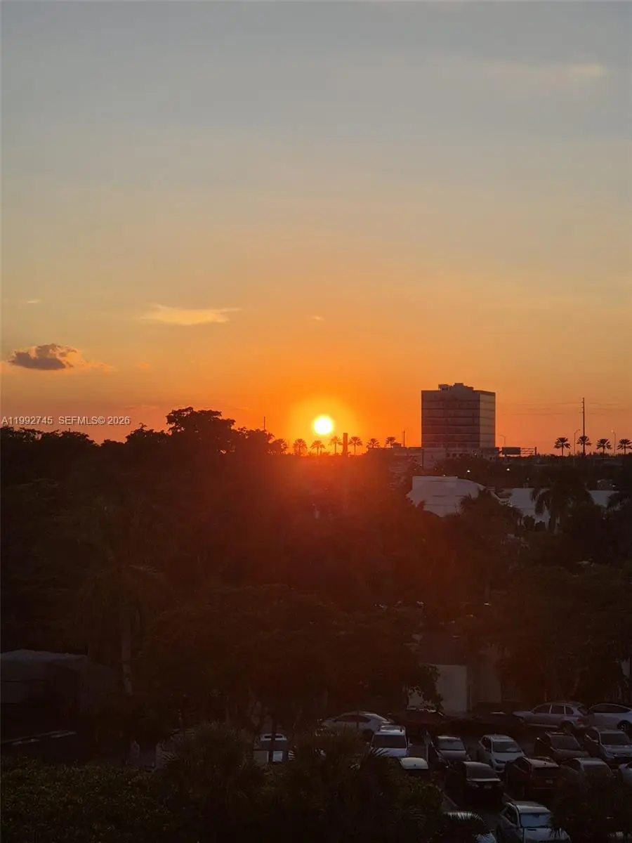 20400 W Country Club Dr #605, Aventura, FL 33180 - #2