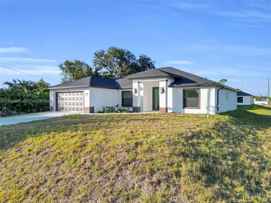 2900 3rd St Sw, Lehigh Acres, FL 33976 - #2