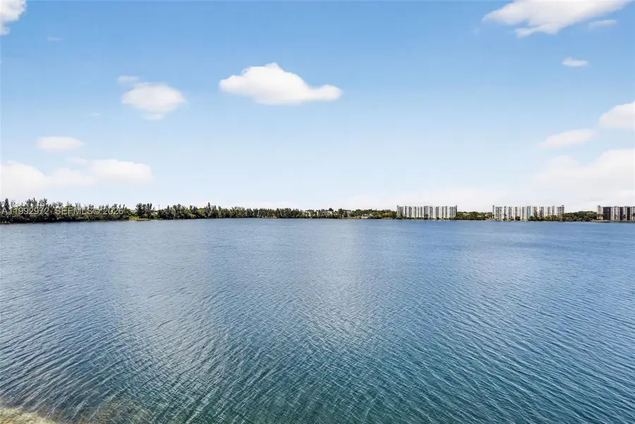 117 Lake Emerald Dr #409, Oakland Park, FL 33309 - #2