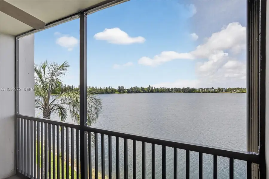 117 Lake Emerald Dr #409, Oakland Park, FL 33309 - #3