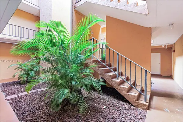 9423 SW 76th St #W21, Miami, FL 33173