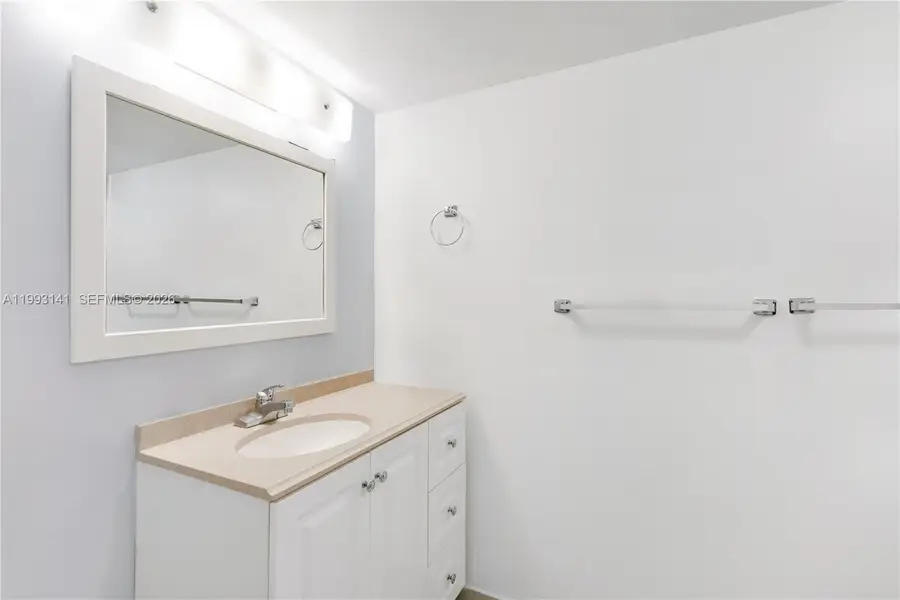 9423 SW 76th St #W21, Miami, FL 33173 - #2