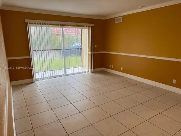 2850 NW 55th Ave #1B, Lauderhill, FL 33313