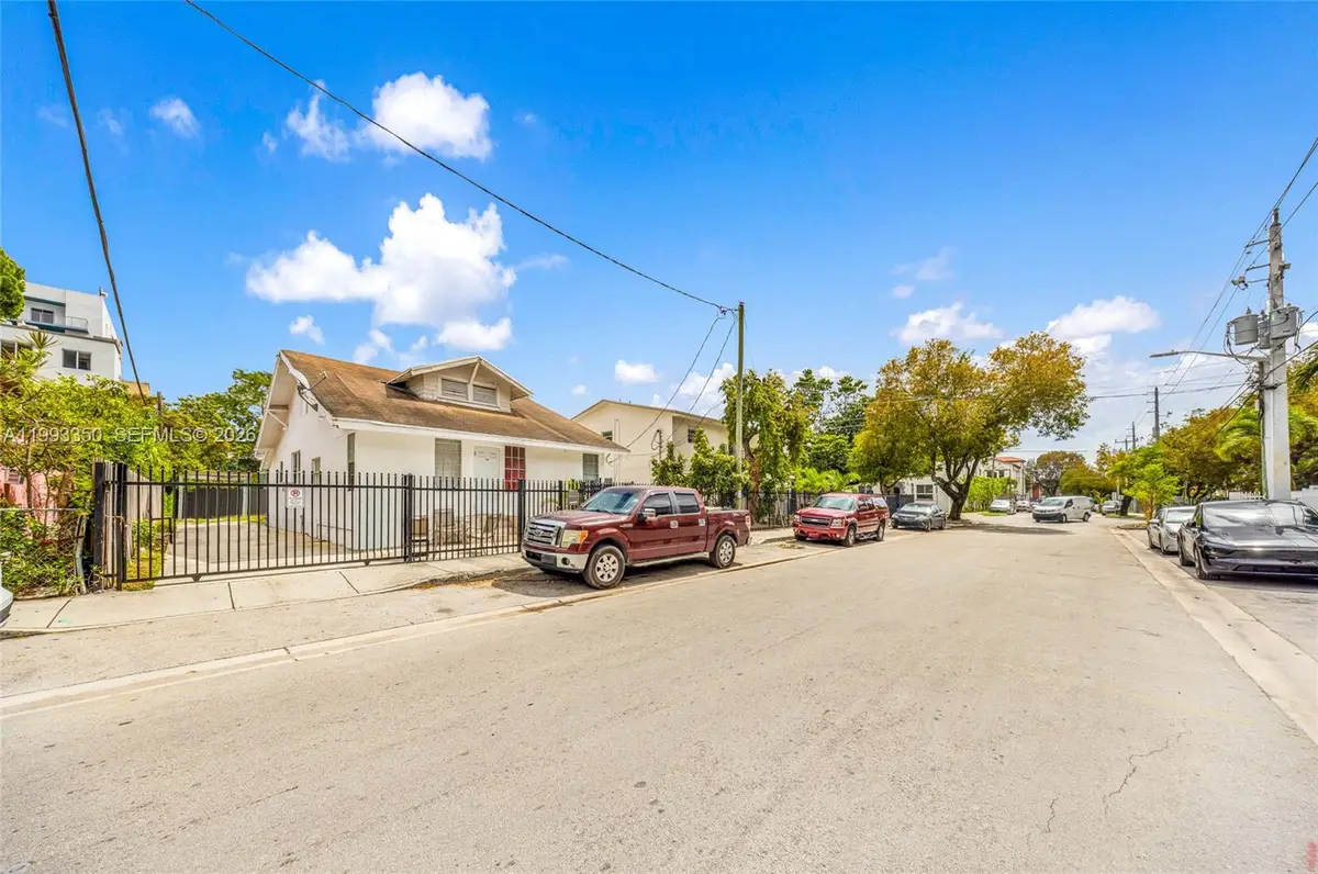 127 SW 7th Ave, Miami, FL 33130 - #1