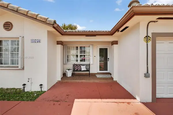 13758 SW 155th Ter, Miami, FL 33177