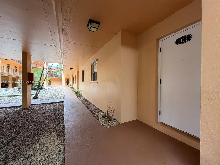 400 Commodore Dr #101, Plantation, FL 33325 - #2