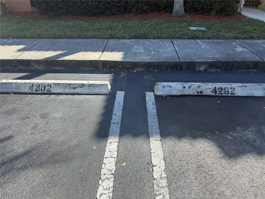 4282 NE 9th St, Homestead, FL 33033 - #2