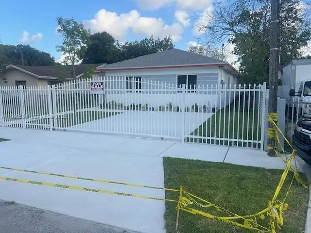 746 NW 112th St, Miami, FL 33168 - #2