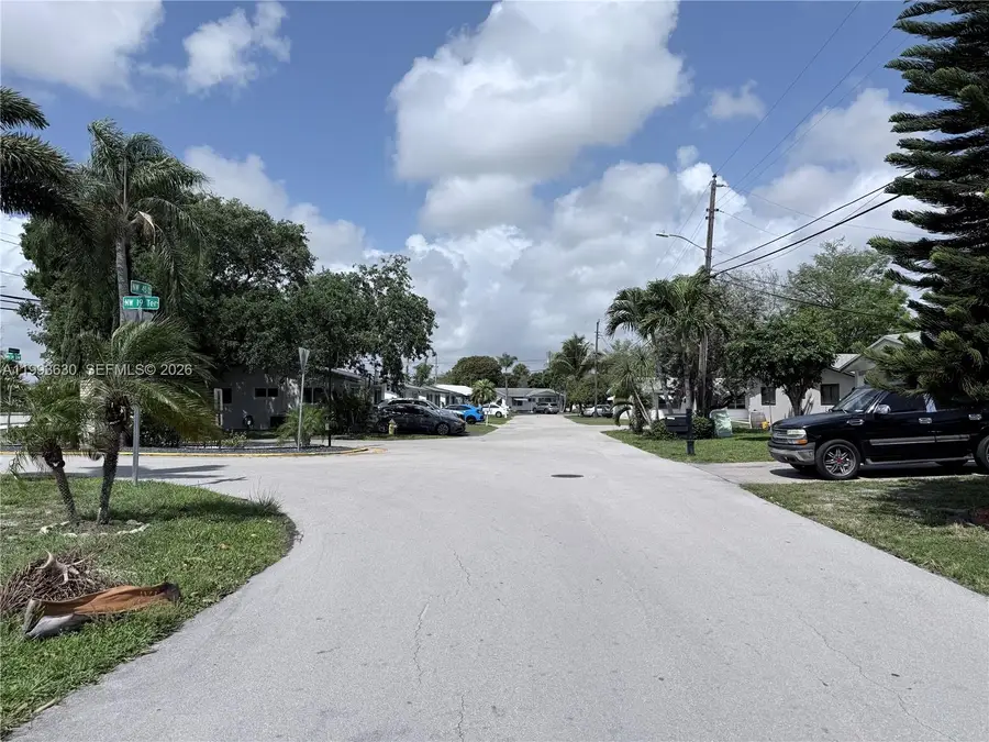 1878 NW 45th Ct, Tamarac, FL 33309 - #2