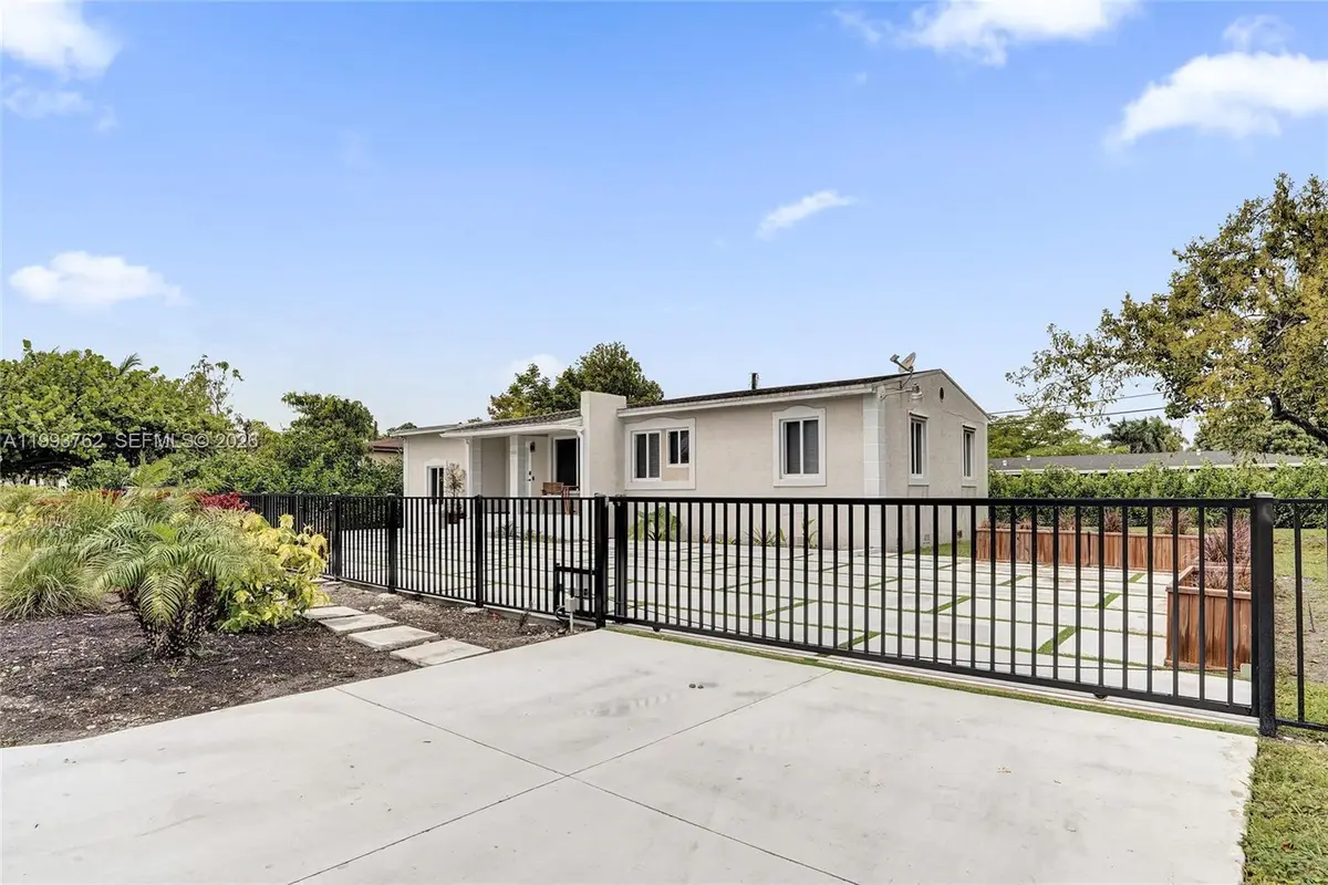 1001 NW 148th St, Miami, FL 33168 - #1