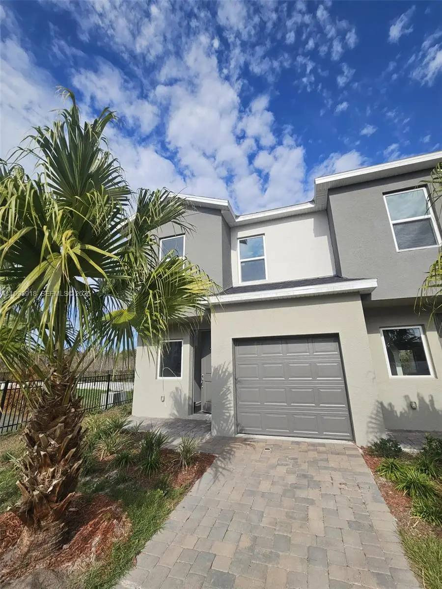 1201 Southstation Pl #101, Orlando, FL 32809 - #2