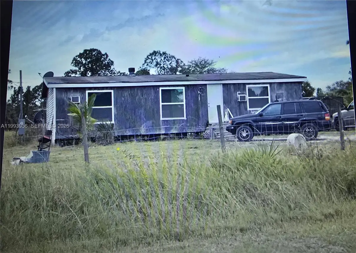 210 S Kennel St, Clewiston, FL 33440 - #1
