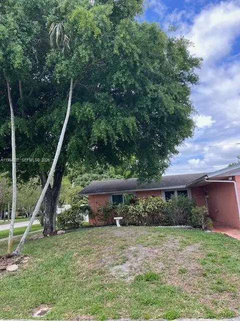 2201 NW 81st Ave, Sunrise, FL 33322 - #2