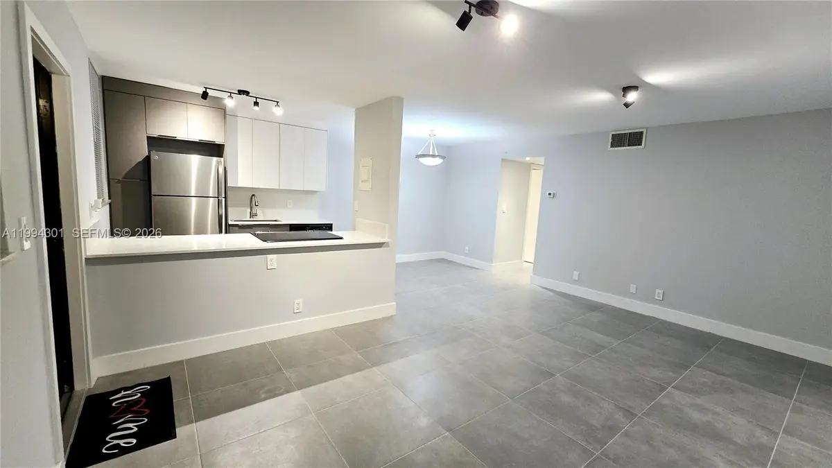 1811 Jefferson St #202, Hollywood, FL 33020 - #1
