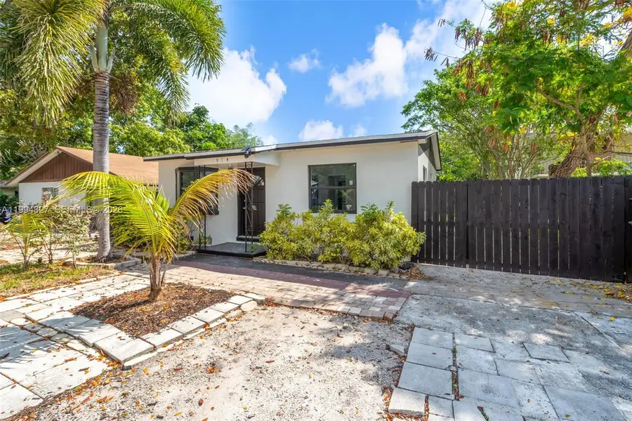 914 S L St, Lake Worth, FL 33460 - #3