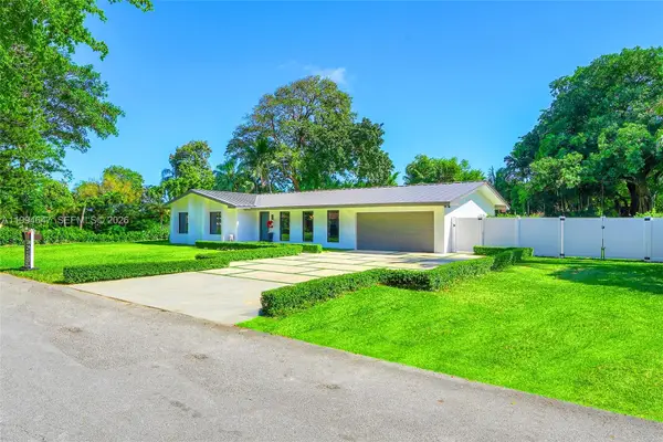 8820 SW 182nd Ter, Palmetto Bay, FL 33157