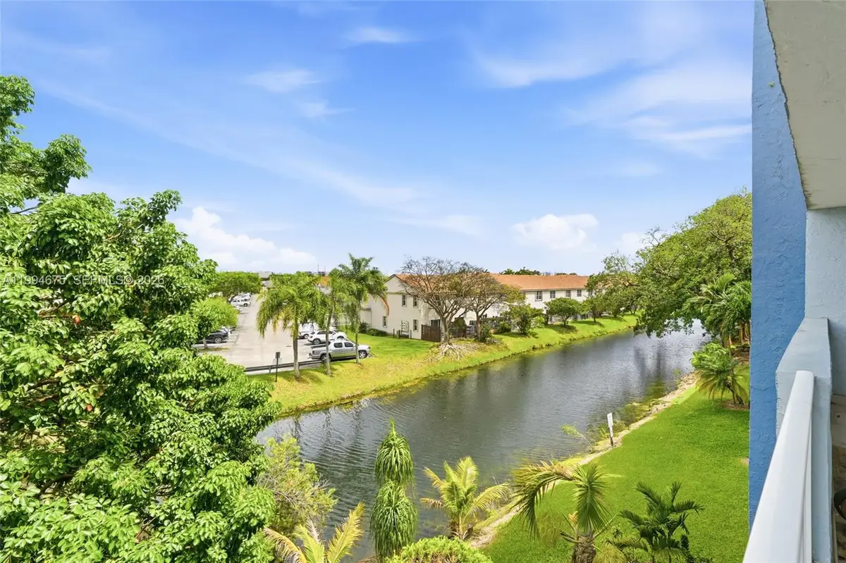 9375 Fontainebleau Blvd #L301, Miami, FL 33172 - #1