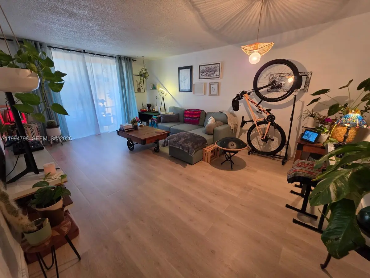 9360 Fontainebleau Blvd #503, Miami, FL 33172 - #1