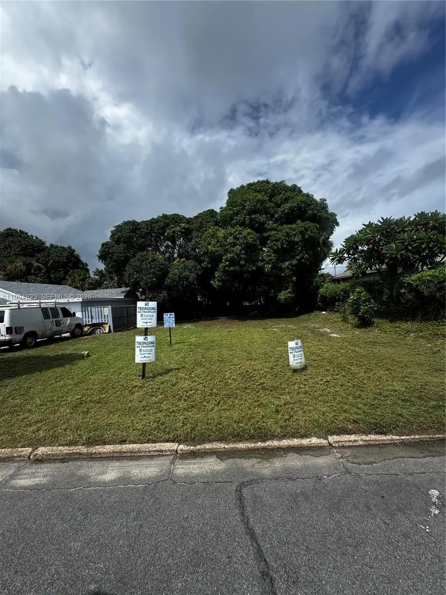 627 56th St, West Palm Beach, FL 33407 - #1