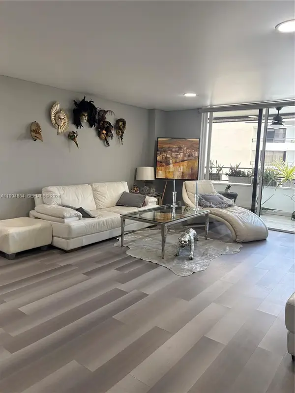 Address Withheld By Seller, Hallandale Beach, FL 33009