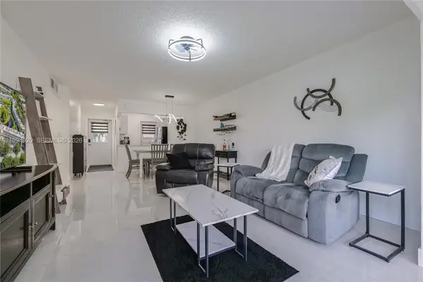 4701 NW 34th St #502, Lauderdale Lakes, FL 33319