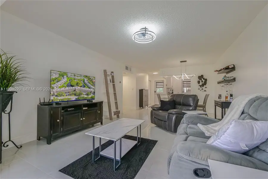 4701 NW 34th St #502, Lauderdale Lakes, FL 33319 - #2