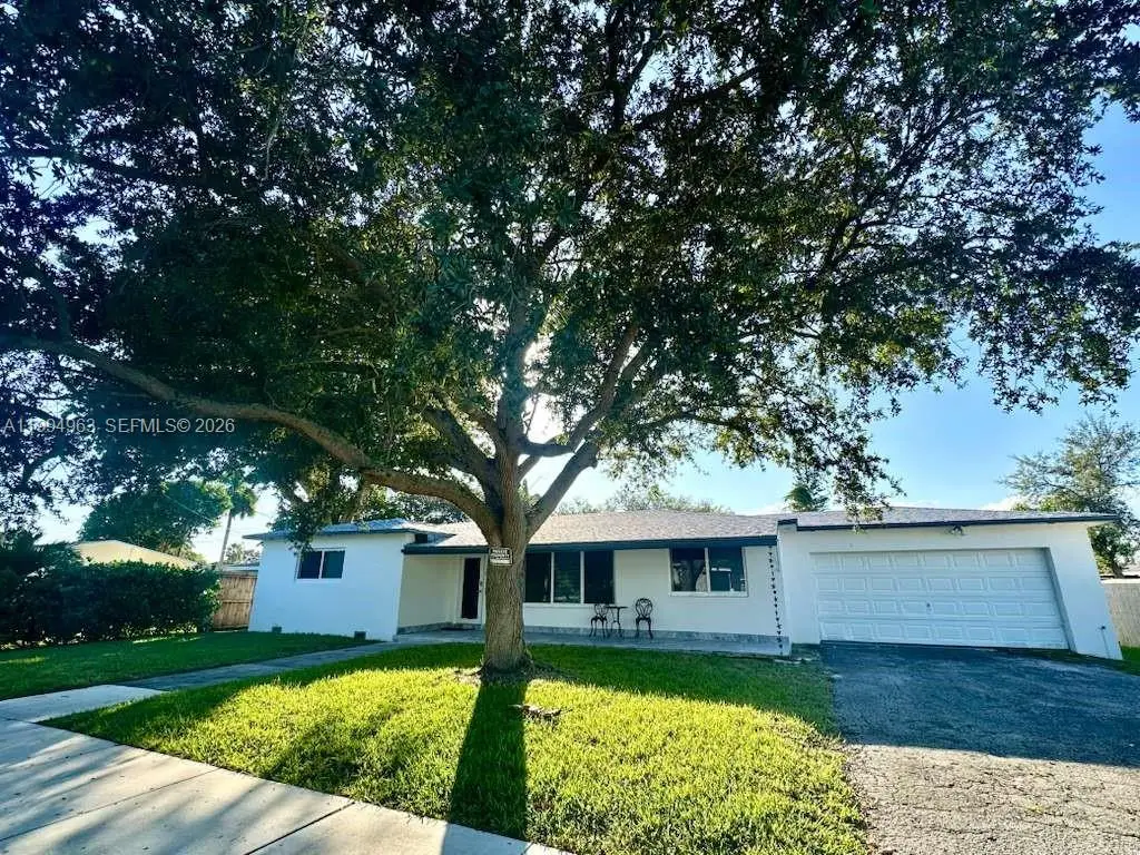 628 SW 6th Ave, Hallandale Beach, FL 33009 - #1