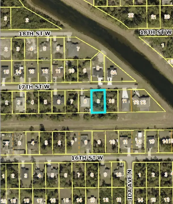 2907 17 Street W, Lehigh Acres, FL 33971