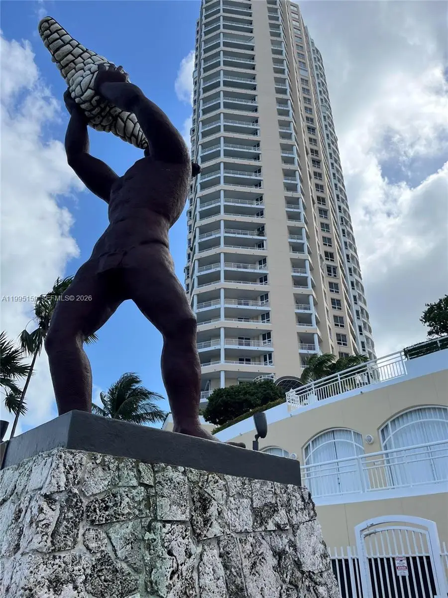 808 Brickell Key Dr #2002, Miami, FL 33131 - #1