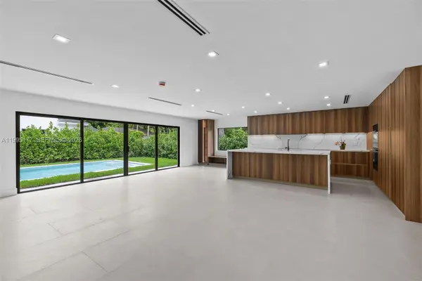 6091 SW 79th St, South Miami, FL 33143