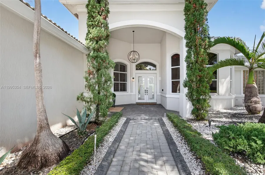 1396 Victoria Isle Dr, Weston, FL 33327 - #2