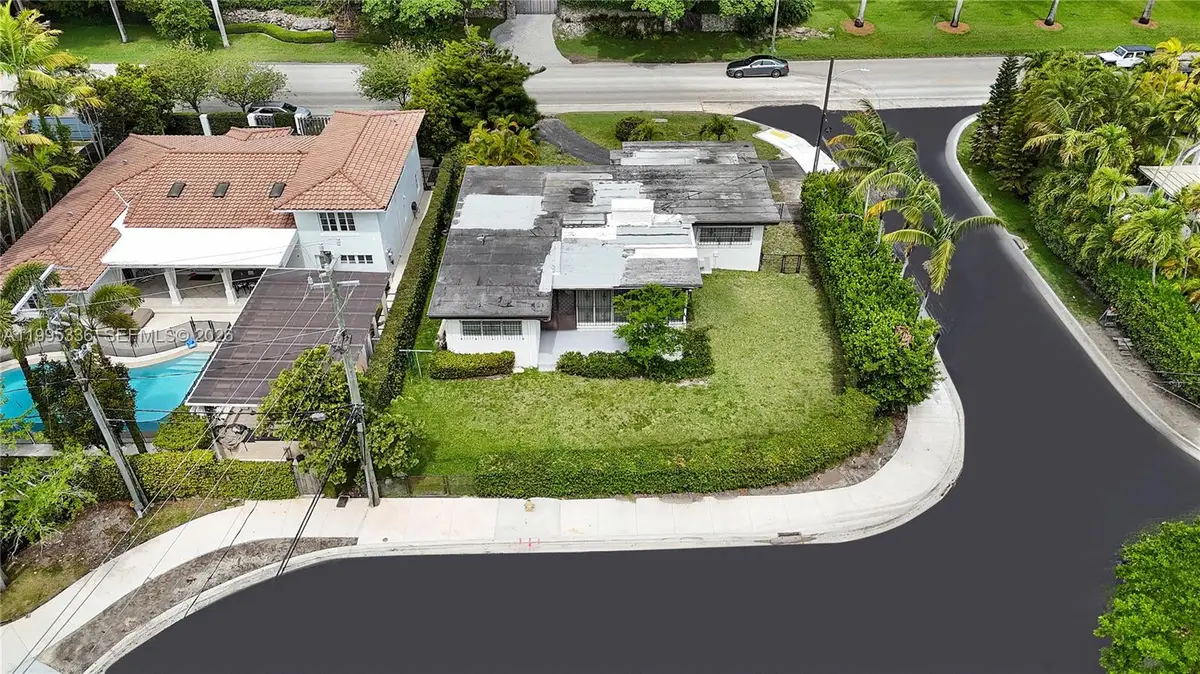 1630 S Bayshore Dr, Miami, FL 33133 - #1