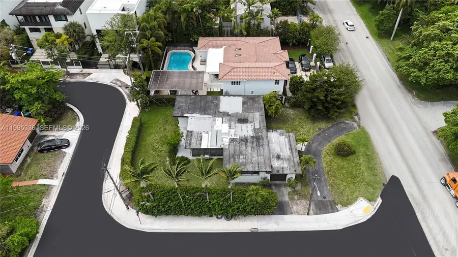 1630 S Bayshore Dr, Miami, FL 33133 - #2