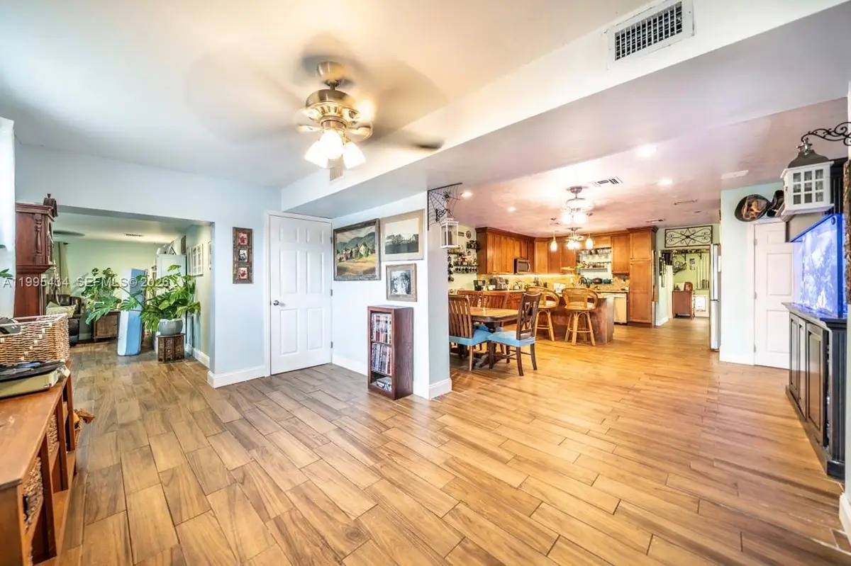 6890 SW 57th St, Davie, FL 33314 - #1