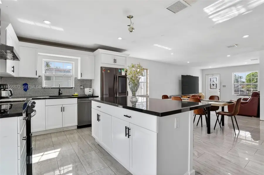 681 NW 21st St, Pompano Beach, FL 33060 - #2