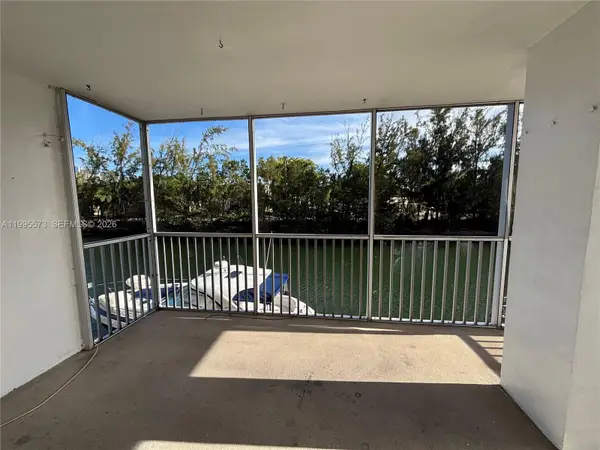 3660 NE 166th St #215, North Miami Beach, FL 33160