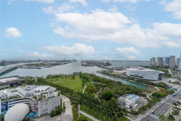 1100 Biscayne Blvd #2902, Miami, FL 33132