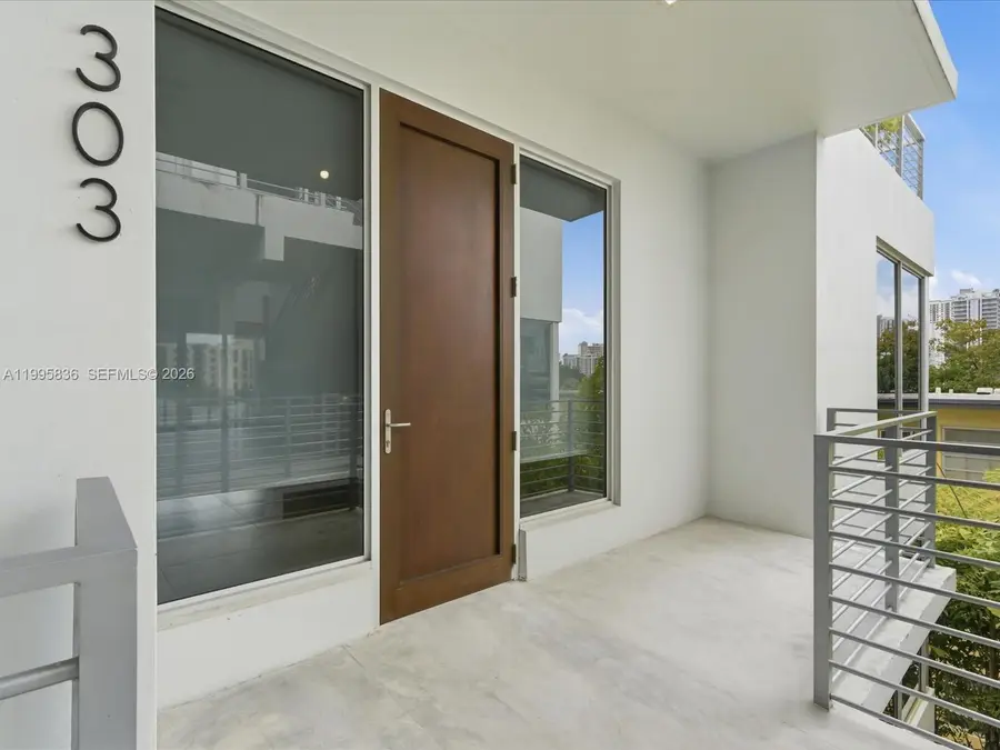 529 SW 11th St #PH303, Miami, FL 33129 - #2