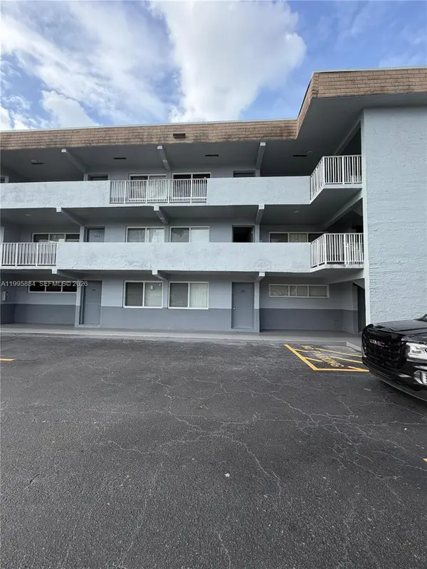 11005 SW 1st St #202, Sweetwater, FL 33174