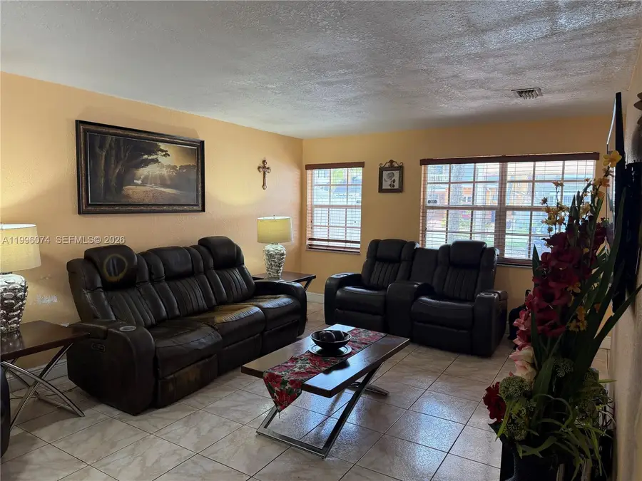 9085 Grand Canal Dr, Miami, FL 33174 - #2