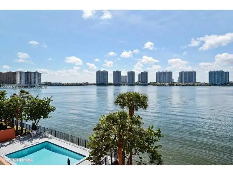 17878 N Bay Rd #307, Sunny Isles Beach, FL 33160 - #3