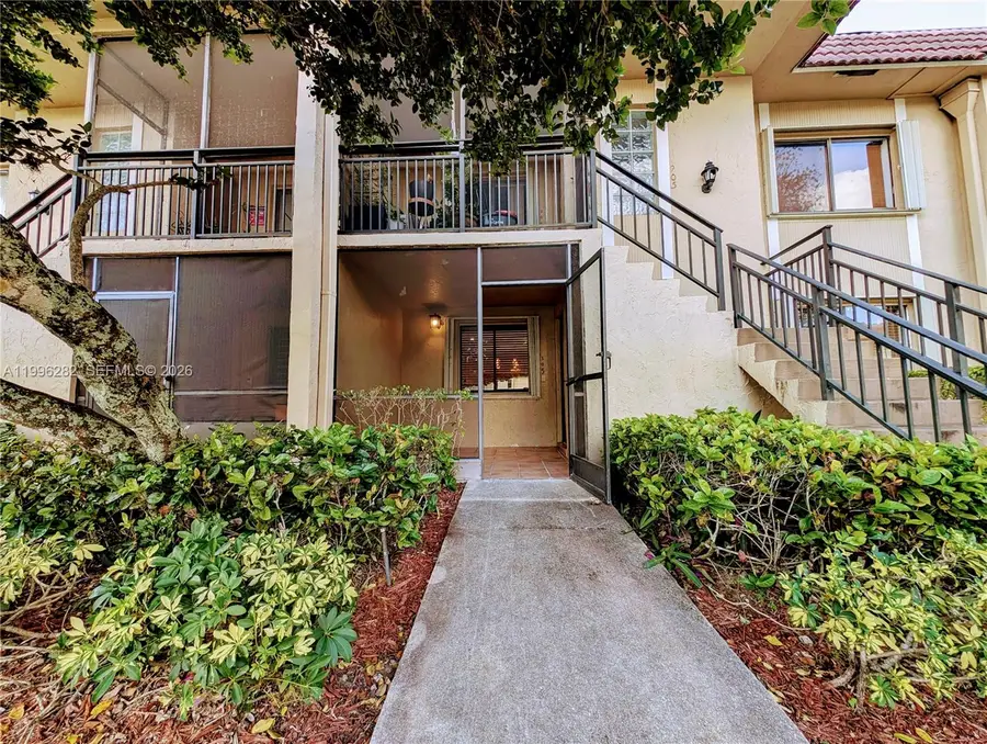 310 Lakeview Dr #105, Weston, FL 33326 - #3