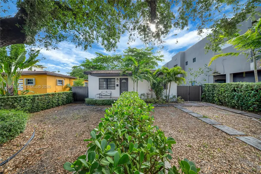 3033 Hibiscus St, Miami, FL 33133 - #2