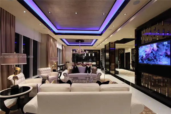 900 Brickell Key Blvd #PH3403, Miami, FL 33131