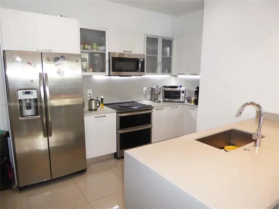 1045 NE 18th Ave #102, Fort Lauderdale, FL 33304 - #2