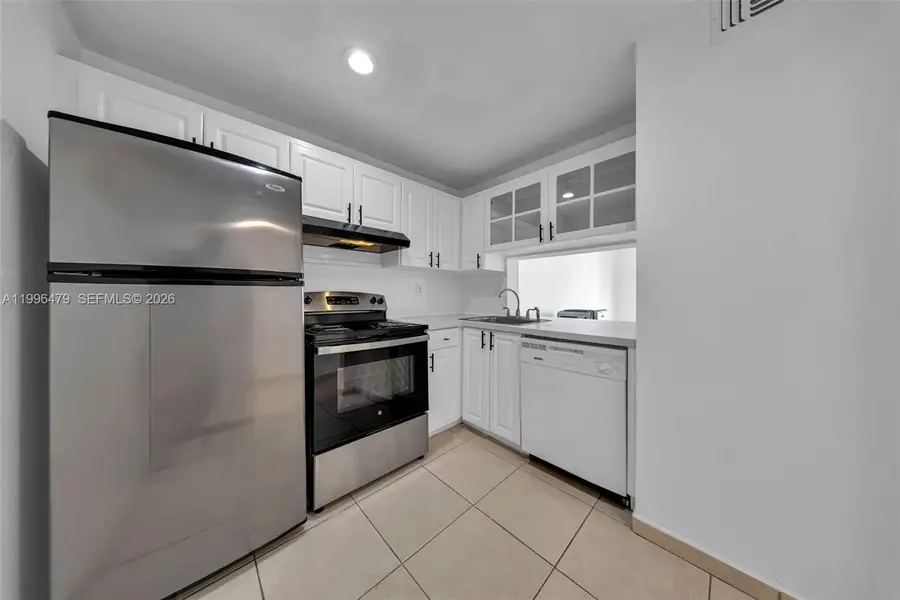 9360 Fontainebleau Blvd #208, Miami, FL 33172 - #3