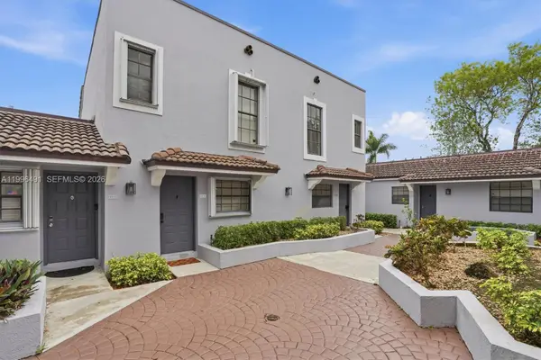 11719 NW 11th St, Pembroke Pines, FL 33026